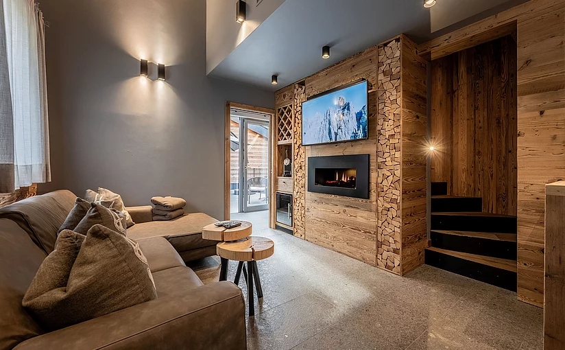 2379Lovely Lodge 3B