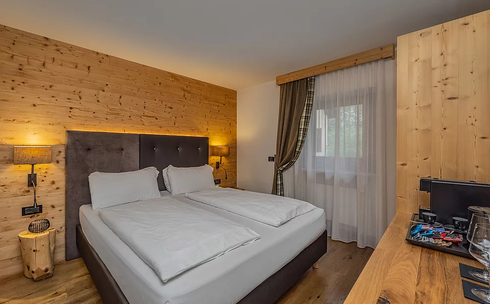 2545Family Suite Living